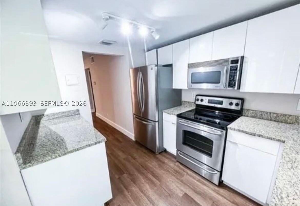 Real estate property located at 4141 21st St #103, Broward, Cypress Tree Condo Bldg 9, Lauderhill, FL