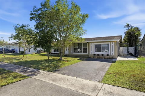 Real estate property located at 11420 32nd Pl, Broward, Sunrise Golf Village Sec, Sunrise, FL