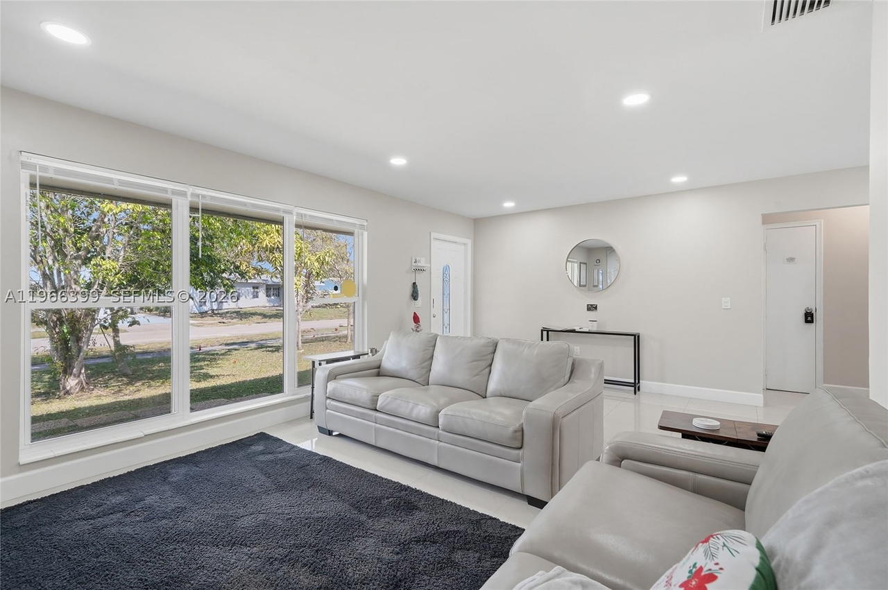 Real estate property located at 11420 32nd Pl, Broward, Sunrise Golf Village Sec, Sunrise, FL