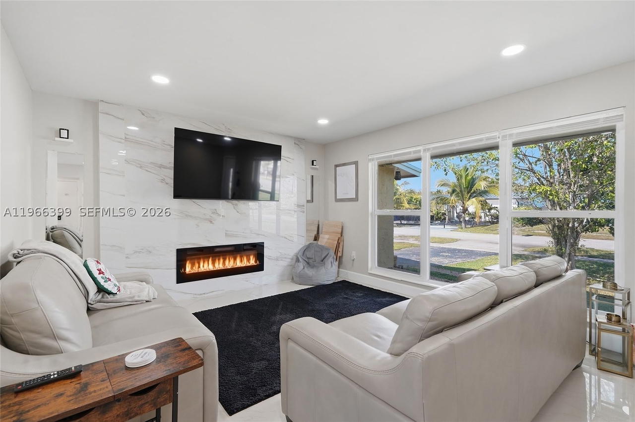 Real estate property located at 11420 32nd Pl, Broward, Sunrise Golf Village Sec, Sunrise, FL