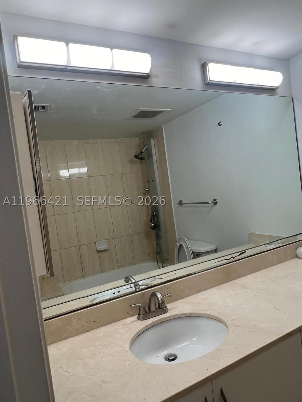 Real estate property located at 1750 Bayshore Dr #3808, Miami-dade, Opera Tower Condo, Miami, FL