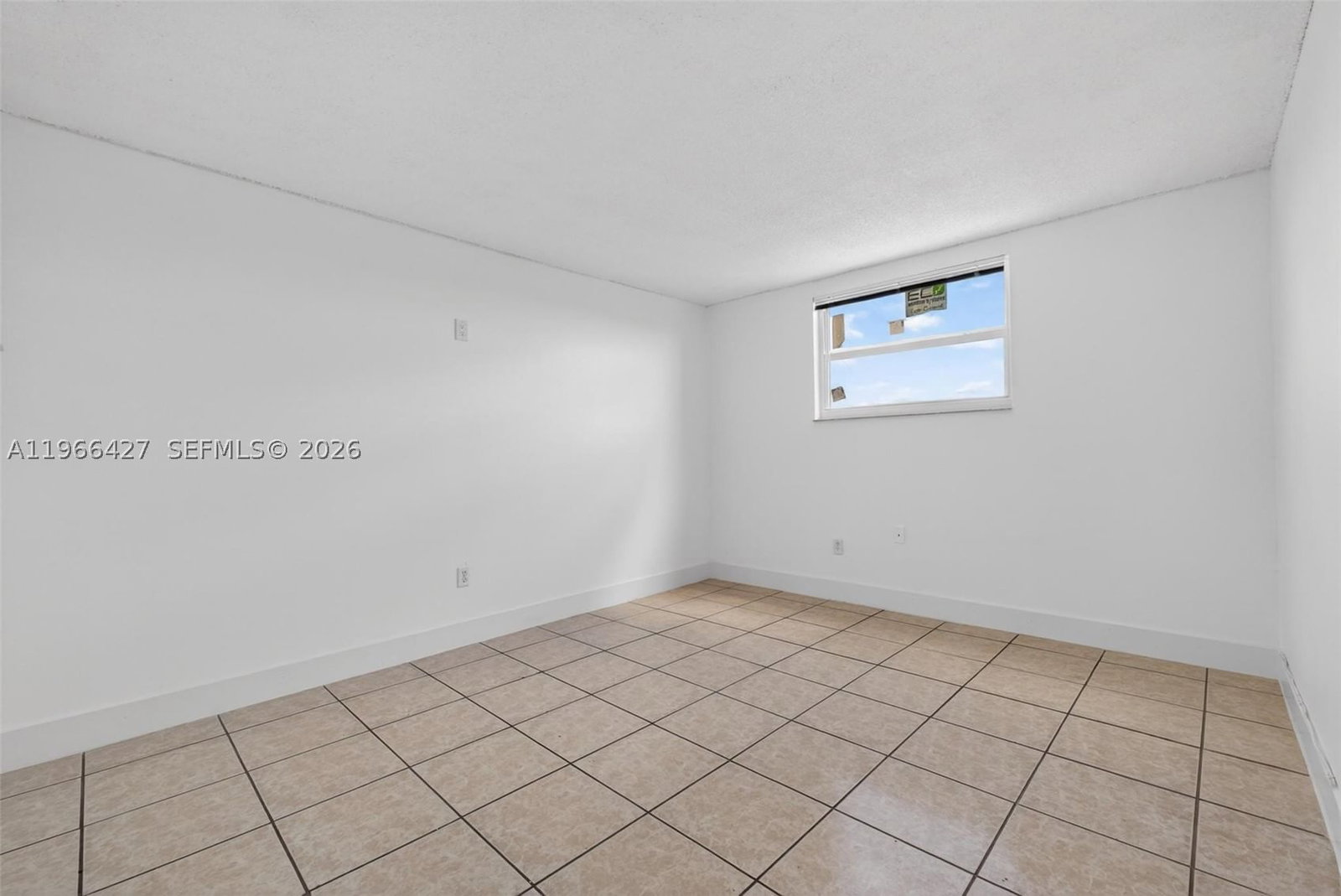 Real estate property located at 606 81st St #302, Miami-dade, Las Estrellas Condo, Hialeah, FL