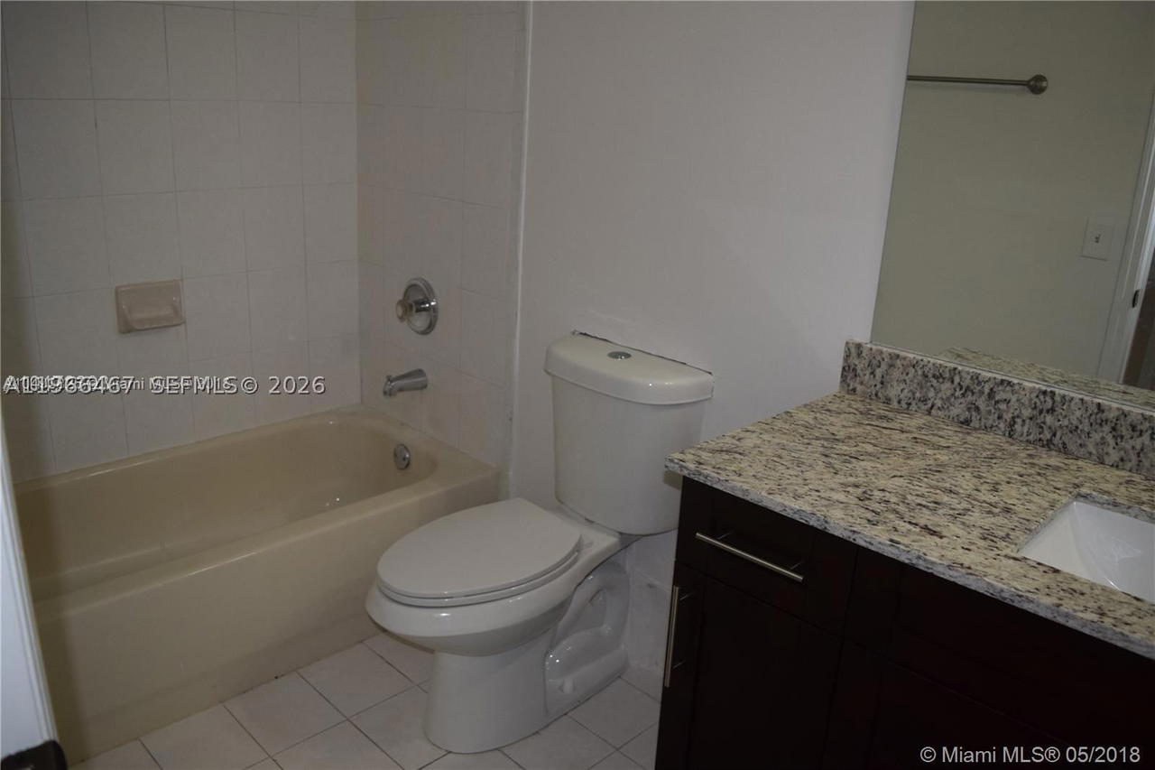 Real estate property located at 17720 73rd Ave #105, Miami-dade, Shoma Homes At Country Cl, Hialeah, FL