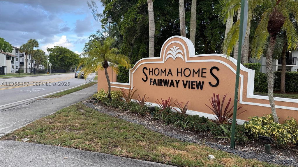 Real estate property located at 17720 73rd Ave #105, Miami-dade, Shoma Homes At Country Cl, Hialeah, FL