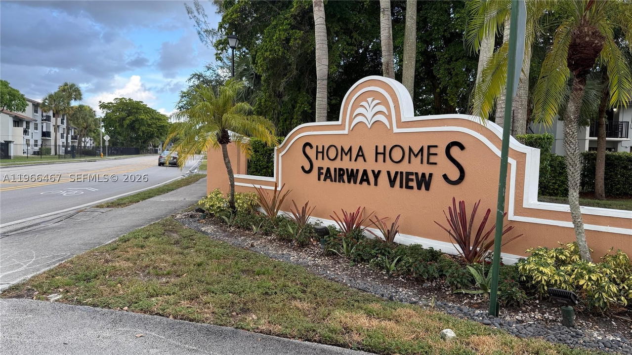 Real estate property located at 17720 73rd Ave #105, Miami-dade, Shoma Homes At Country Cl, Hialeah, FL