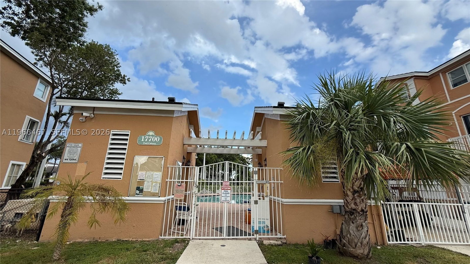 Real estate property located at 17720 73rd Ave #105, Miami-dade, Shoma Homes At Country Cl, Hialeah, FL