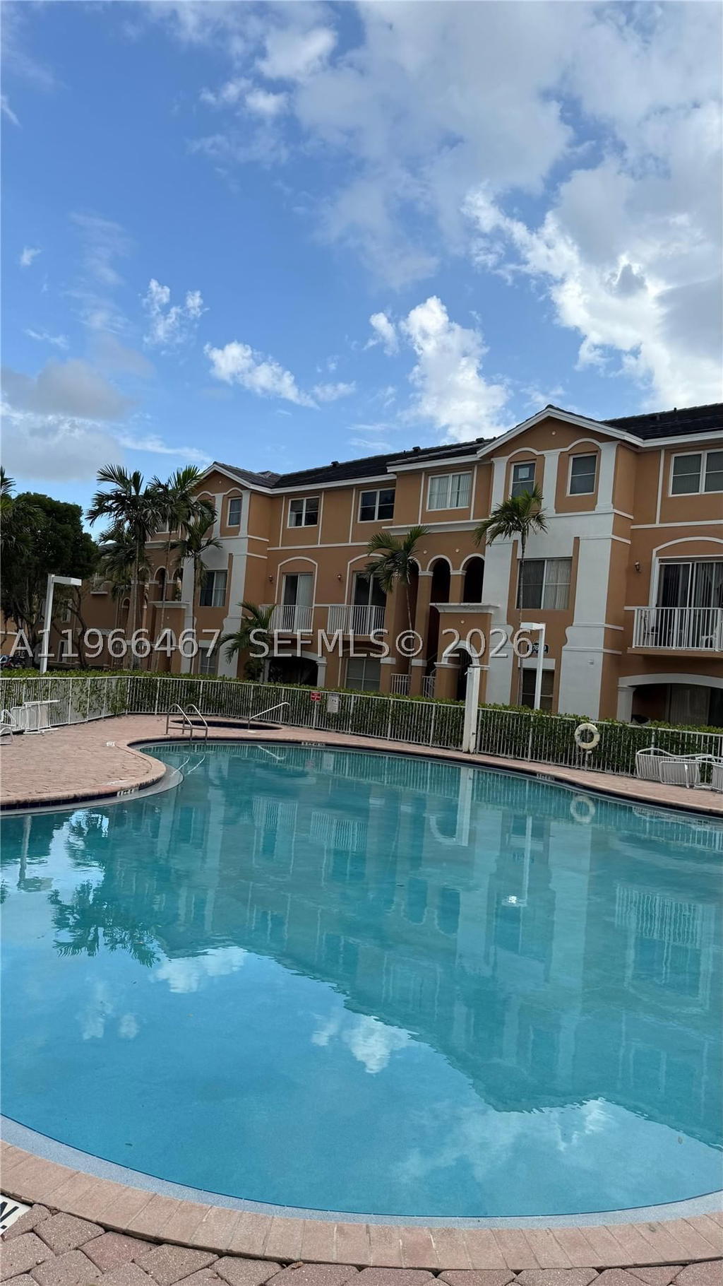 Real estate property located at 17720 73rd Ave #105, Miami-dade, Shoma Homes At Country Cl, Hialeah, FL