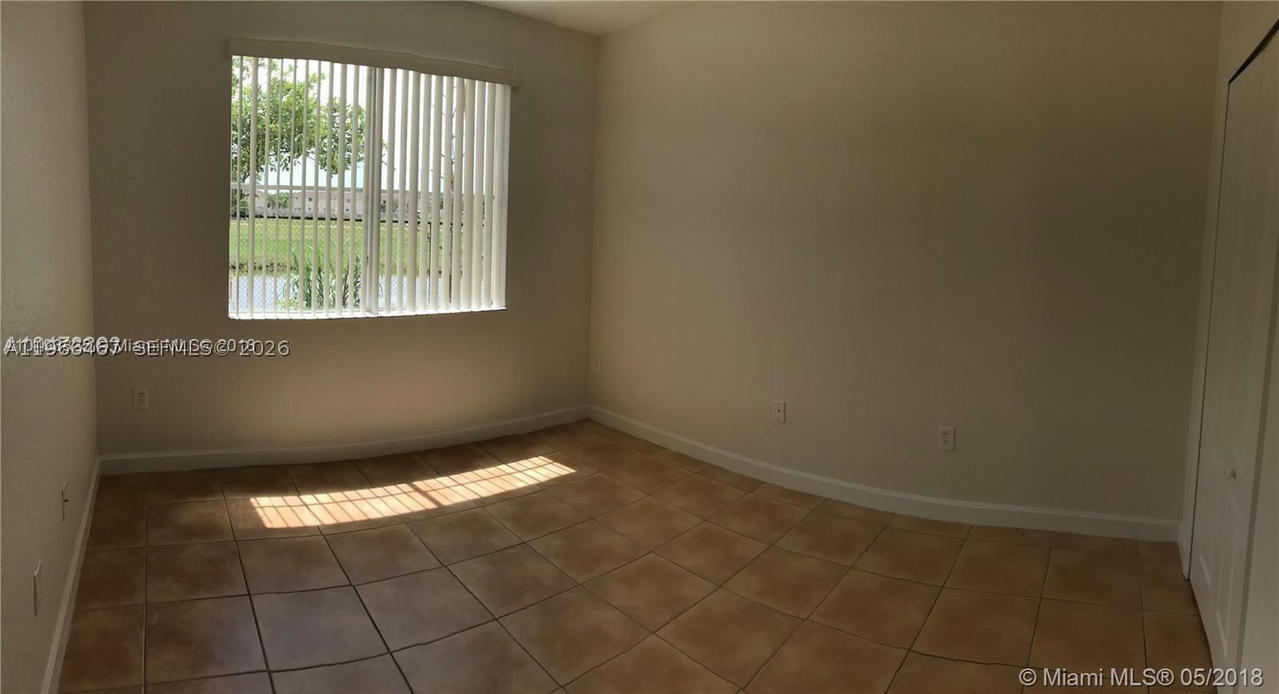 Real estate property located at 17720 73rd Ave #105, Miami-dade, Shoma Homes At Country Cl, Hialeah, FL