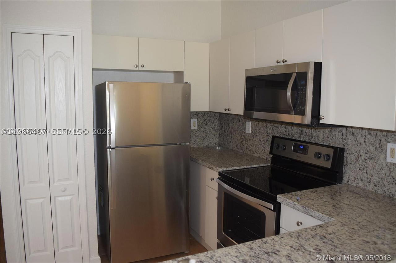 Real estate property located at 17720 73rd Ave #105, Miami-dade, Shoma Homes At Country Cl, Hialeah, FL