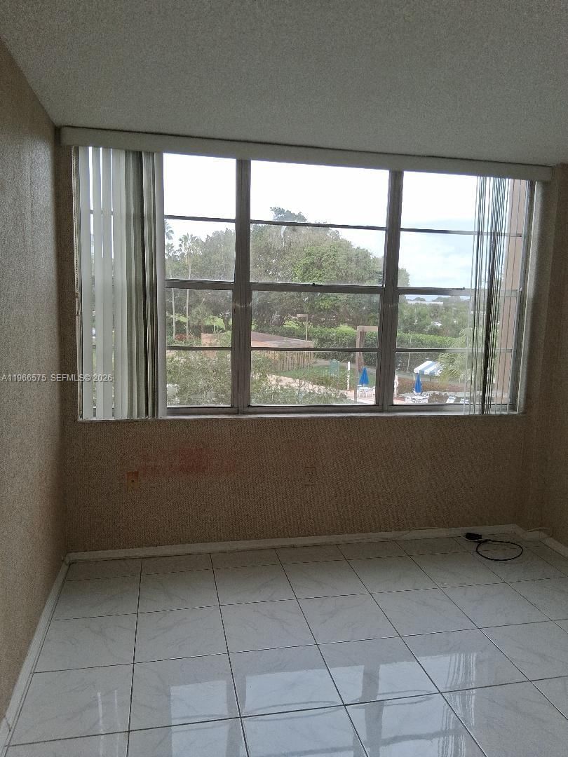 Real estate property located at 1300 St Charles Pl #302, Broward, Park Place Condominium No, Pembroke Pines, FL