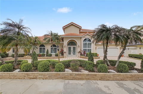 Real estate property located at 8305 157th Ter, Miami-dade, Royal Palm North 1st Addn, Miami Lakes, FL