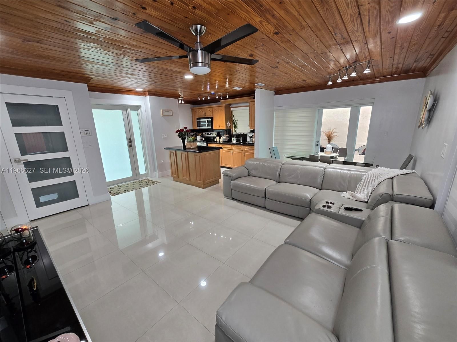 Real estate property located at 19261 118th Ct, Miami-dade, Lime Grove Gardens Rev, Miami, FL