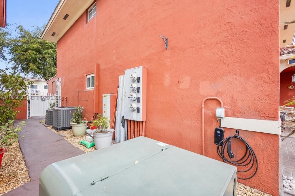 Real estate property located at 10951 Okeechobee Rd #101, Miami-dade, Garden Villas Condo Ii, Hialeah Gardens, FL