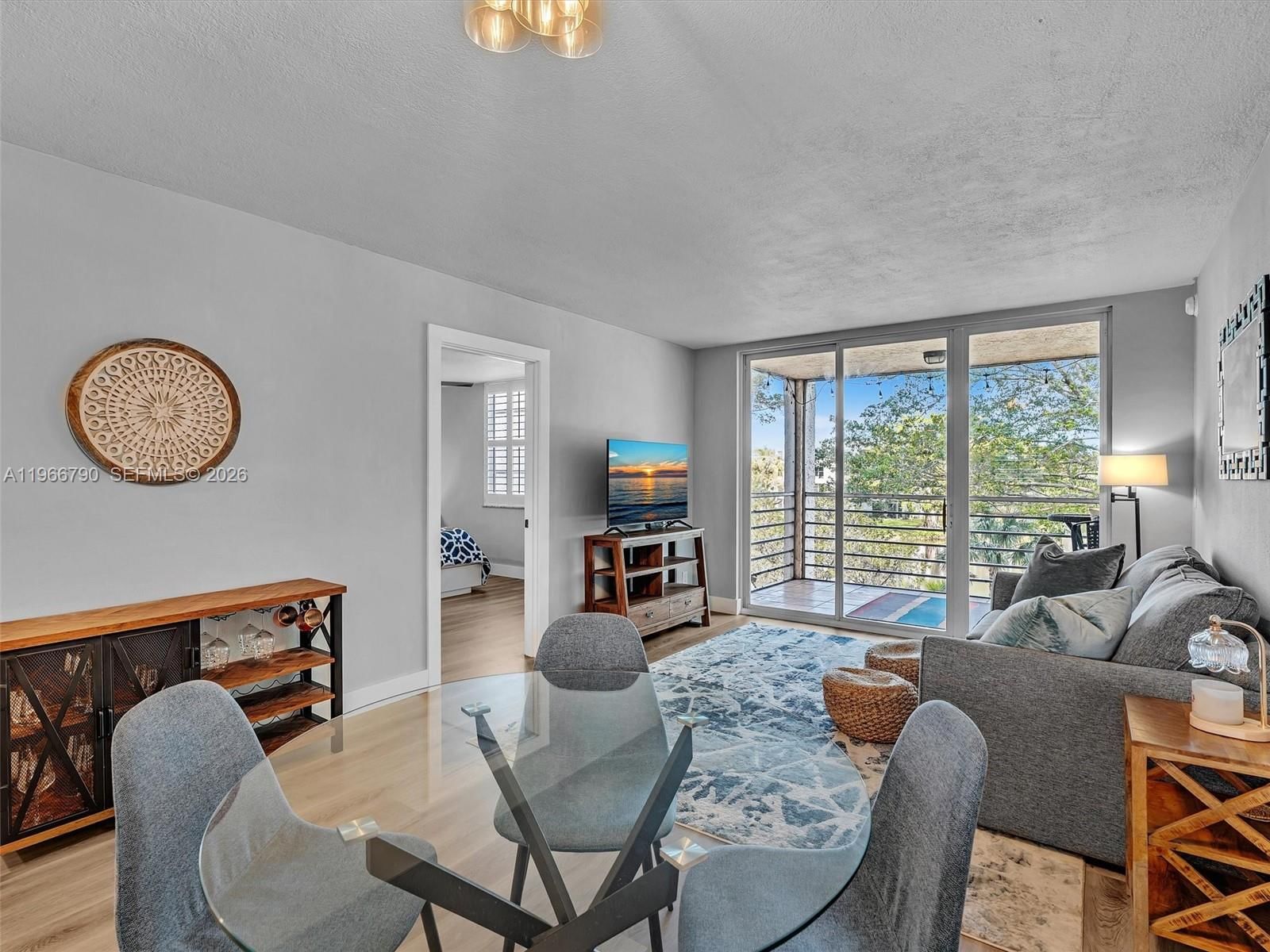 Real estate property located at 9340 Lagoon Pl #303, Broward, Poinciana Pine Island, Davie, FL