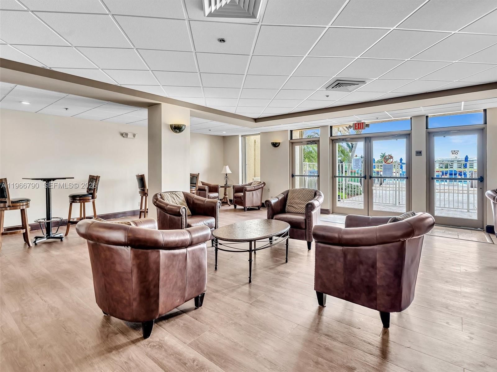 Real estate property located at 9340 Lagoon Pl #303, Broward, Poinciana Pine Island, Davie, FL