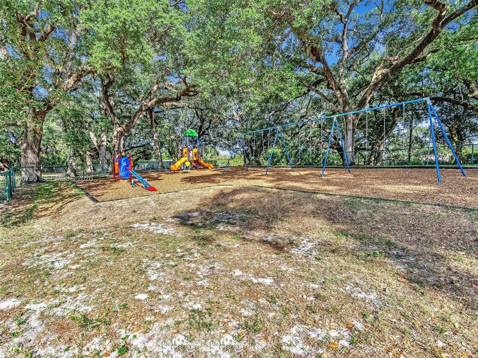 Real estate property located at 9340 Lagoon Pl #303, Broward, Poinciana Pine Island, Davie, FL