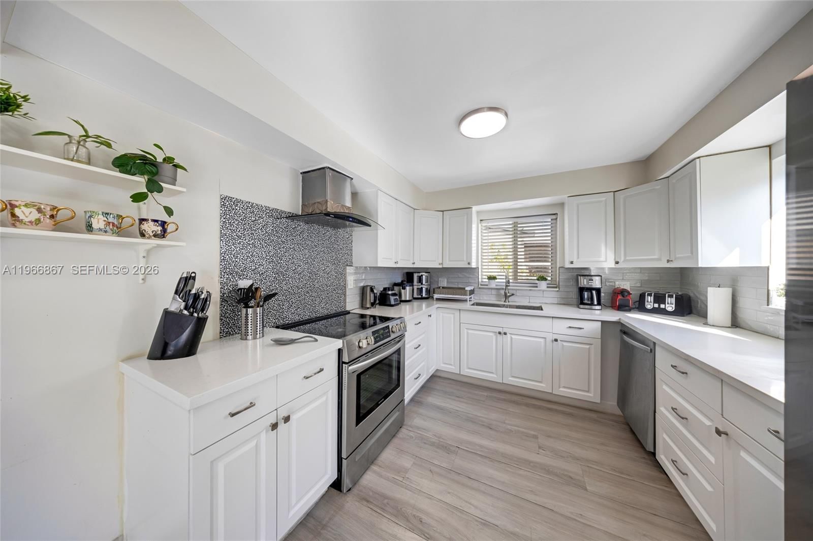 Real estate property located at 907 Park Rd, Broward, Park Road Manor, Hollywood, FL