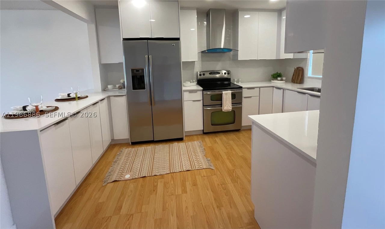 Real estate property located at 9481 Sunrise Lakes Blvd #302, Broward, Sunrise Lakes 129 Condo, Sunrise, FL