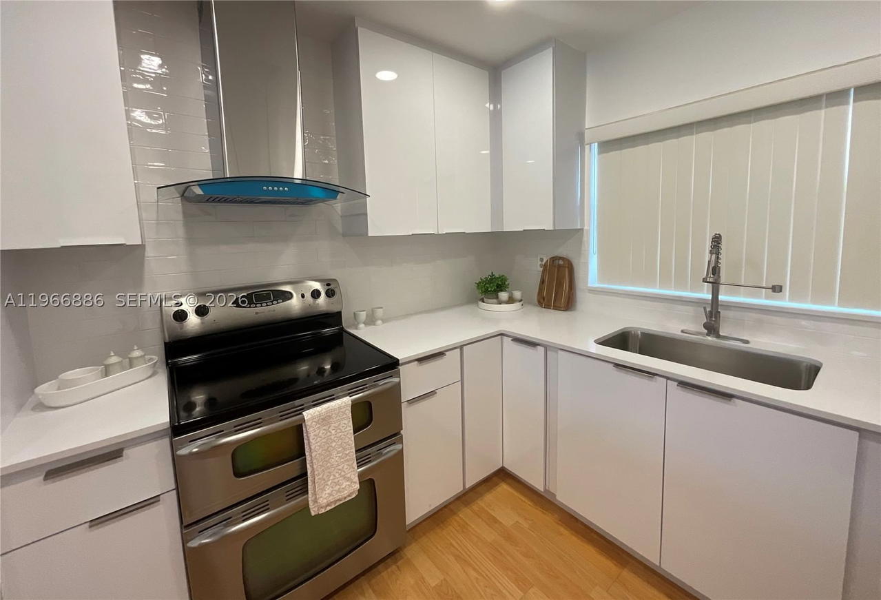Real estate property located at 9481 Sunrise Lakes Blvd #302, Broward, Sunrise Lakes 129 Condo, Sunrise, FL