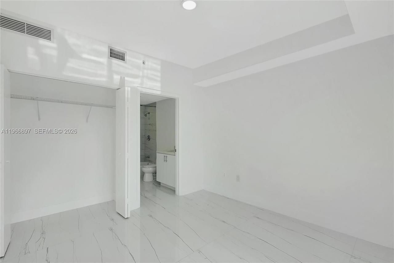 Real estate property located at 90 3rd St #1602, Miami-dade, Ivy Condo, Miami, FL