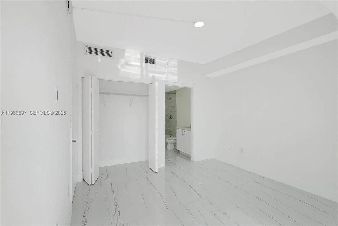 Real estate property located at 90 3rd St #1602, Miami-dade, Ivy Condo, Miami, FL