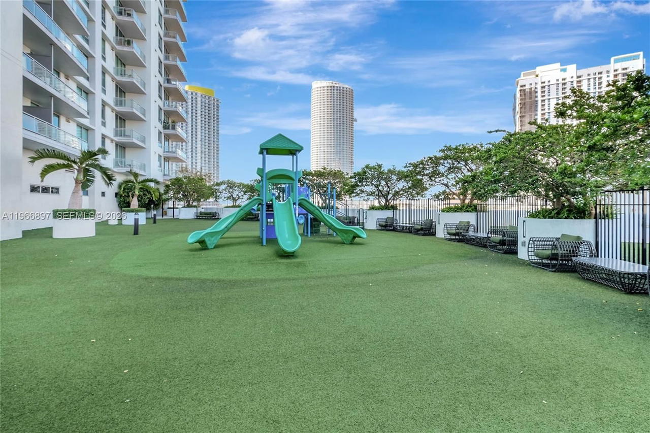 Real estate property located at 90 3rd St #1602, Miami-dade, Ivy Condo, Miami, FL