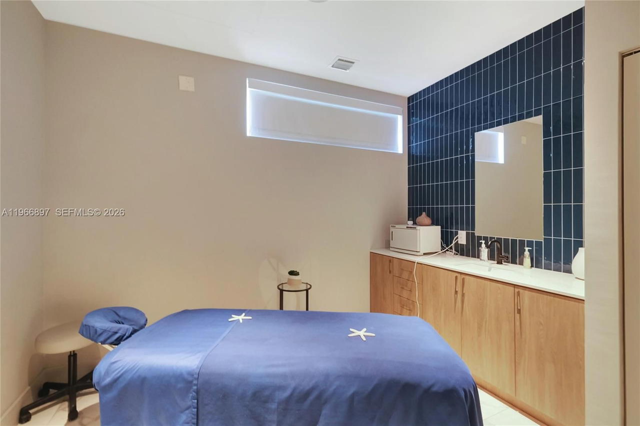 Real estate property located at 90 3rd St #1602, Miami-dade, Ivy Condo, Miami, FL