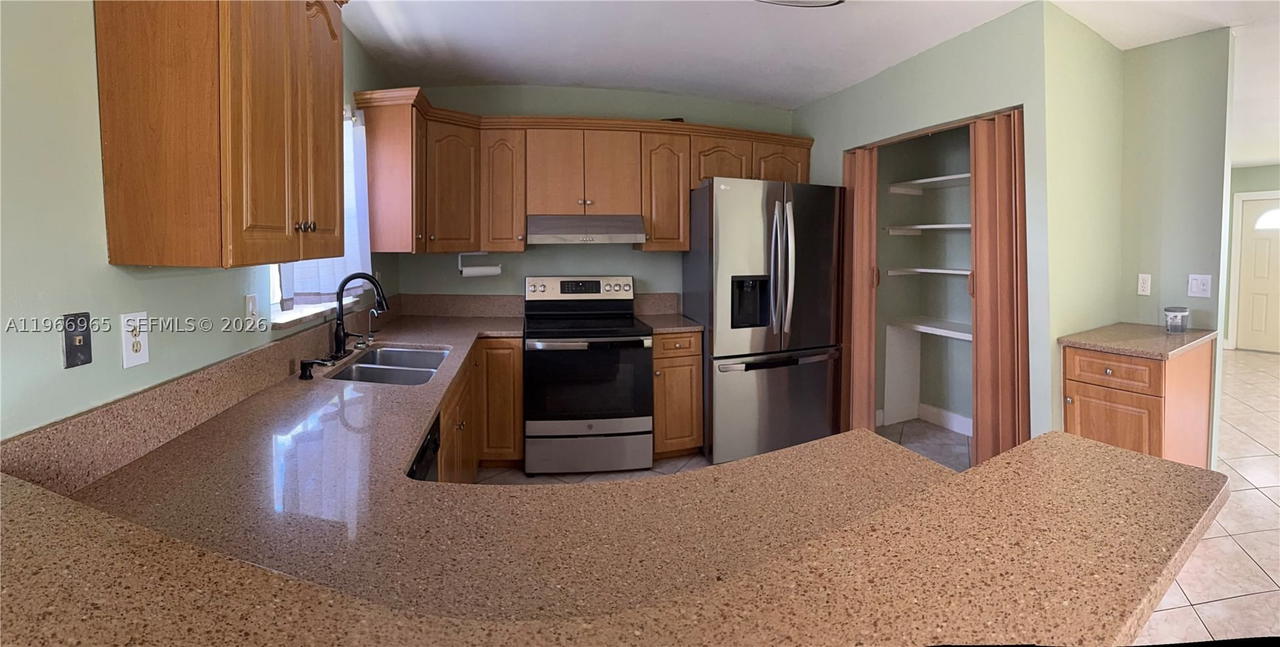 Real estate property located at 30704 188th Ct, Miami-dade, Alfie Manor, Homestead, FL