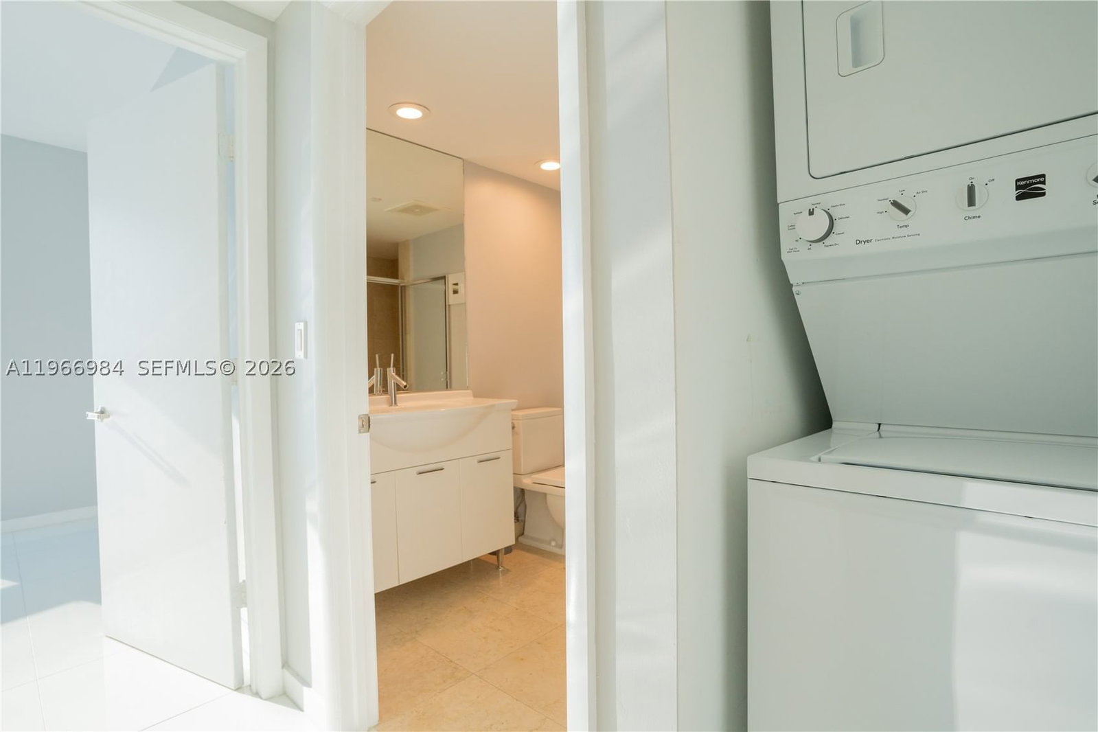 Real estate property located at 465 Brickell Ave #4802, Miami-dade, Iconbrickell Condo No 1, Miami, FL