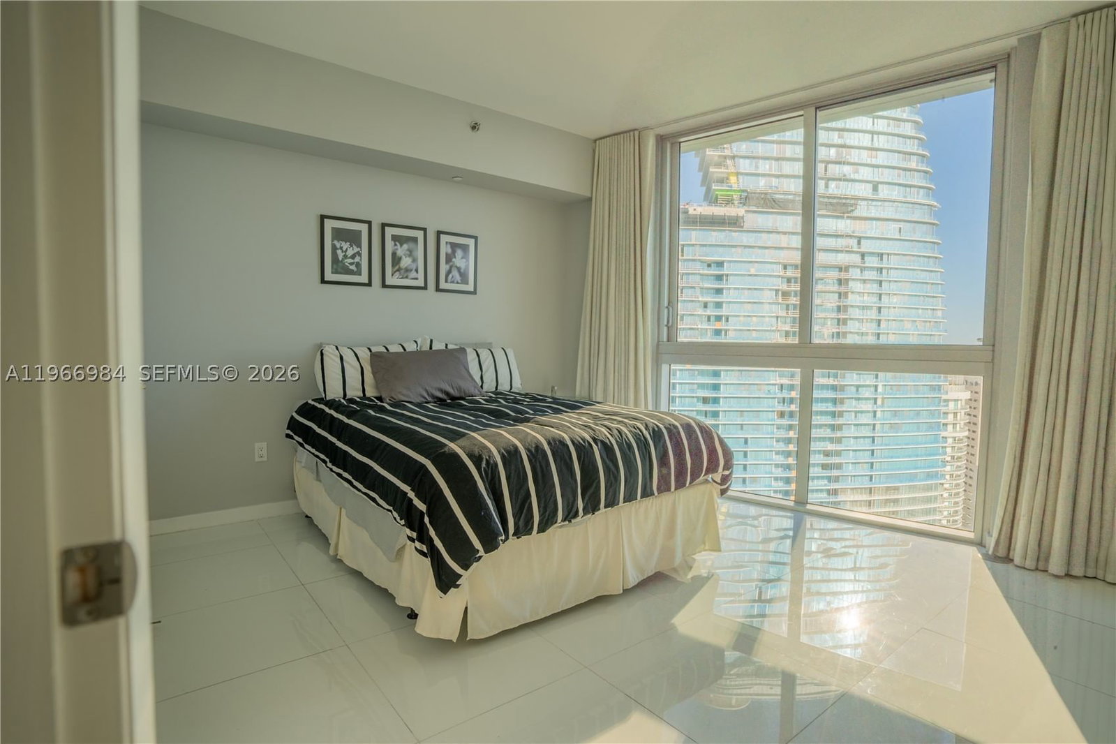 Real estate property located at 465 Brickell Ave #4802, Miami-dade, Iconbrickell Condo No 1, Miami, FL