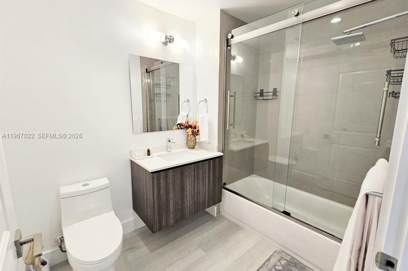 Real estate property located at 1938 Jackson St #202, Broward, Aesthetic Apartments, Hollywood, FL