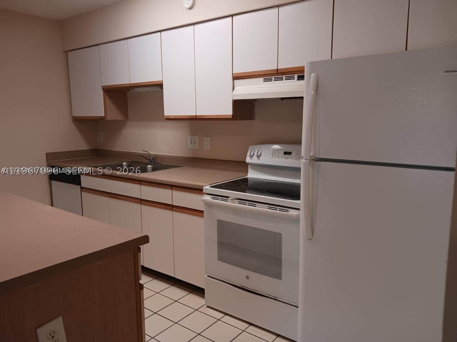 Real estate property located at 3985 Mcnab Rd A302, Broward, Windward Lakes Condo, Pompano Beach, FL