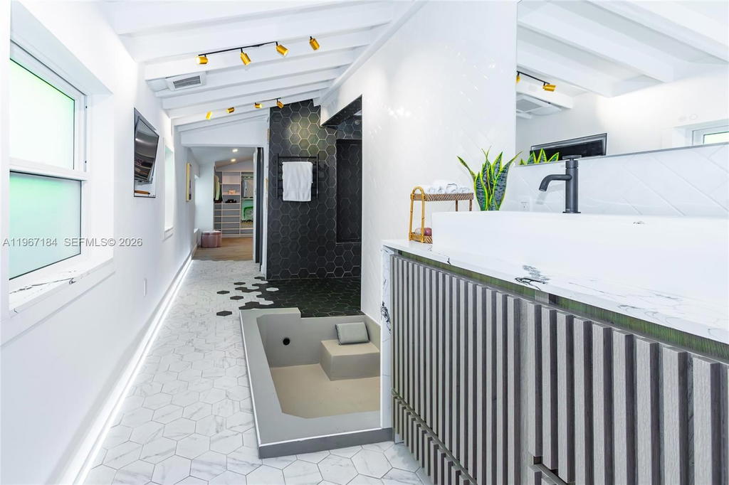 Real estate property located at 814 Monterey St, Miami-dade, Welbon, Coral Gables, FL