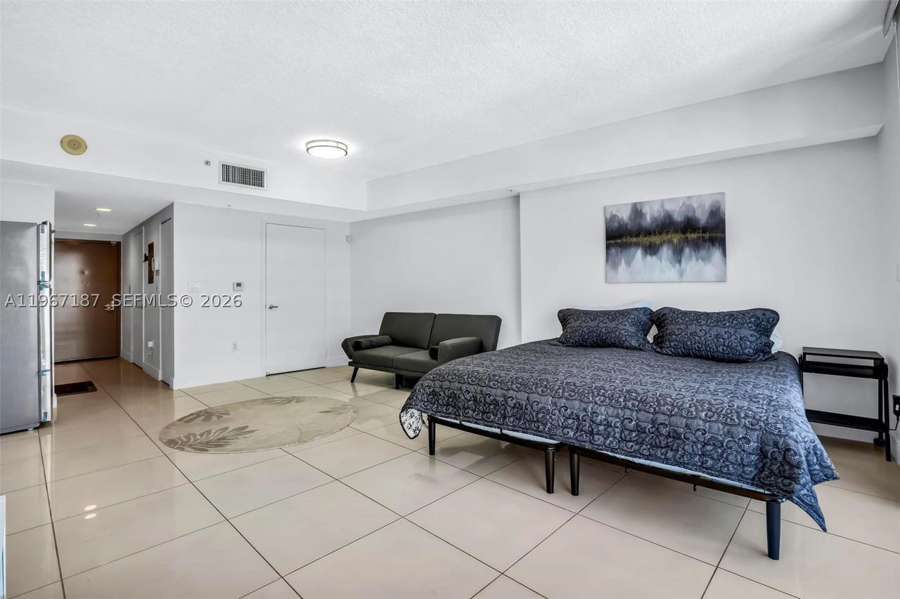 Real estate property located at 1750 Bayshore Dr #4507, Miami-dade, Opera Tower Condo, Miami, FL