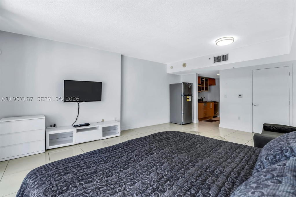 Real estate property located at 1750 Bayshore Dr #4507, Miami-dade, Opera Tower Condo, Miami, FL