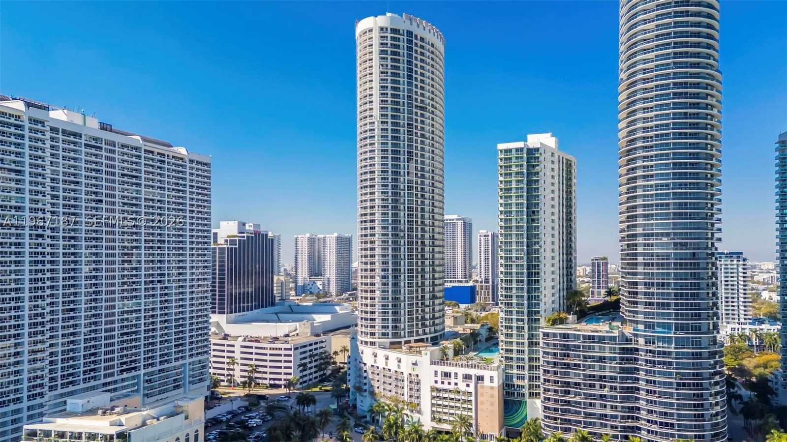 Real estate property located at 1750 Bayshore Dr #4507, Miami-dade, Opera Tower Condo, Miami, FL