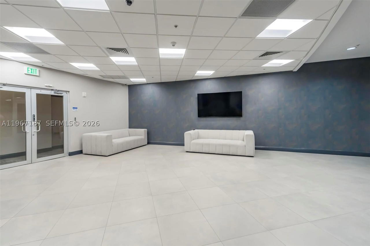 Real estate property located at 1750 Bayshore Dr #4507, Miami-dade, Opera Tower Condo, Miami, FL