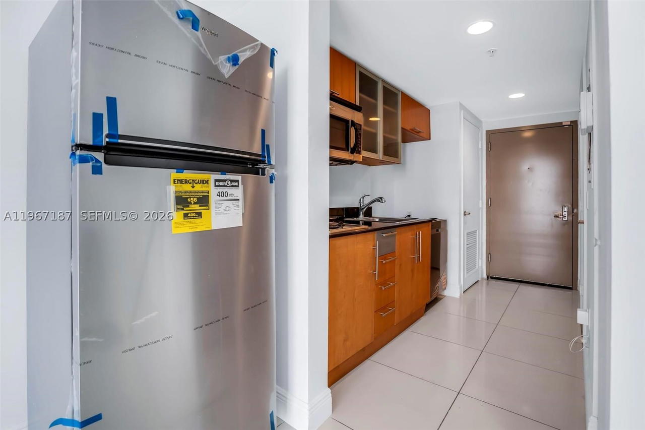 Real estate property located at 1750 Bayshore Dr #4507, Miami-dade, Opera Tower Condo, Miami, FL