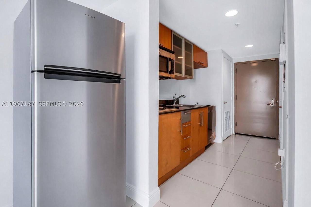 Real estate property located at 1750 Bayshore Dr #4507, Miami-dade, Opera Tower Condo, Miami, FL