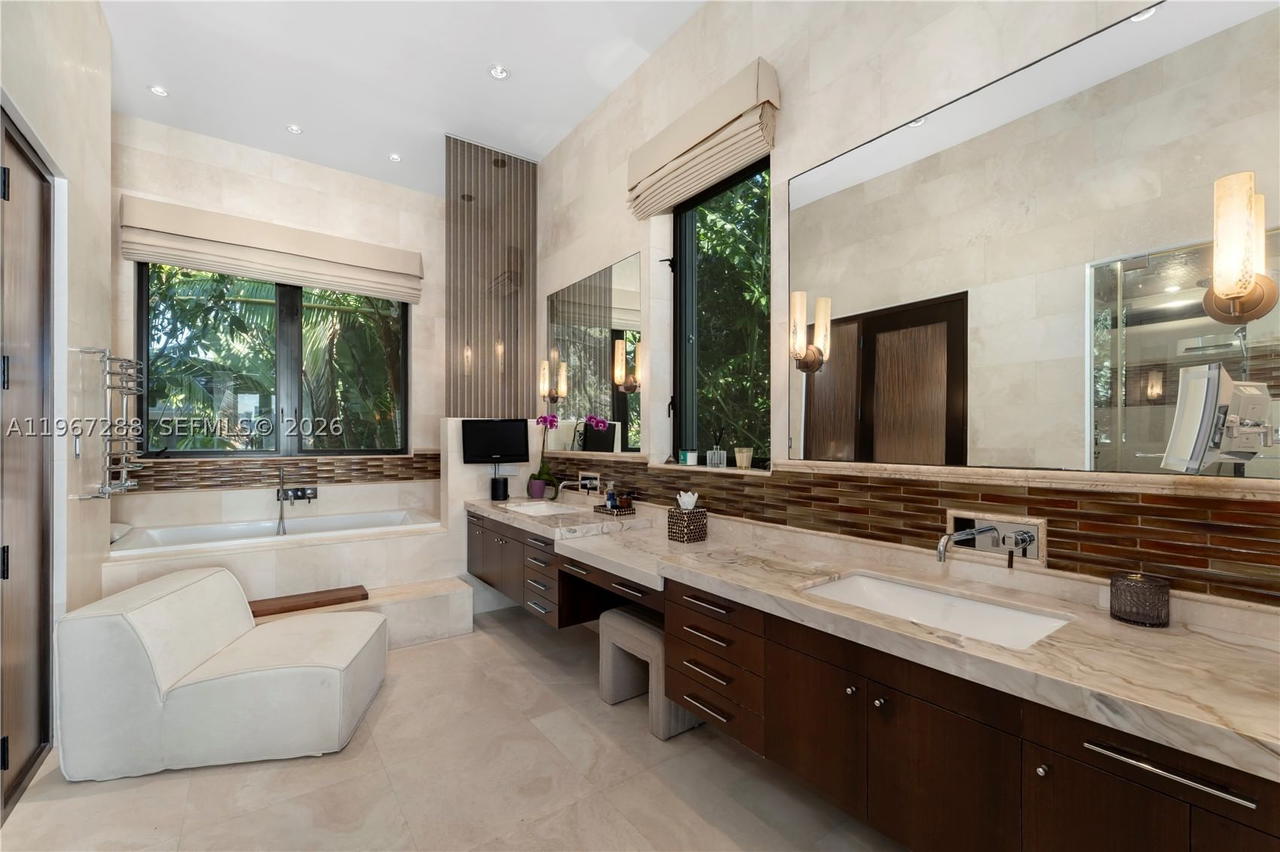 Real estate property located at 34 DILIDO DR, Miami-dade, Di Lido Island, Miami Beach, FL