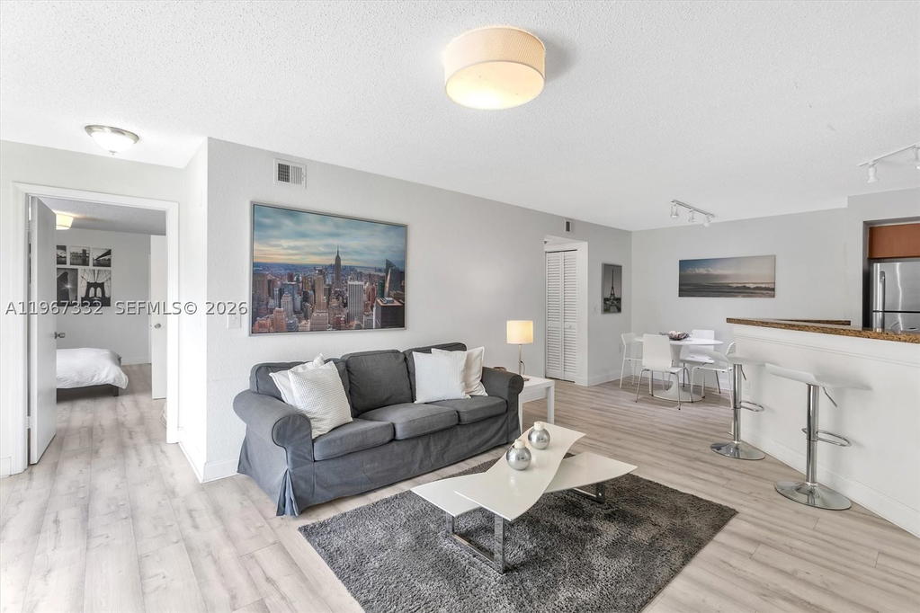 Real estate property located at 12980 Vista Isles Dr #317, Broward, Isles At Lago Mar, Sunrise, FL