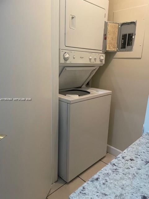 Real estate property located at 9999 Summerbreeze Dr #1105, Broward, Summerbreeze Condo, Sunrise, FL