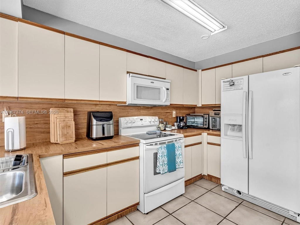 Real estate property located at 18379 138th Pl, Miami-dade, Fantasy One, Miami, FL