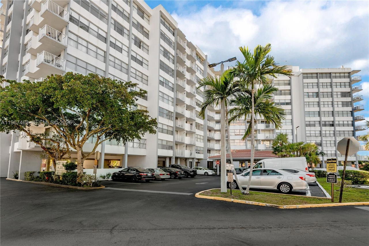 Real estate property located at 1200 Miami Gardens Dr #905W, Miami-dade, Wilshire Condo, Miami, FL