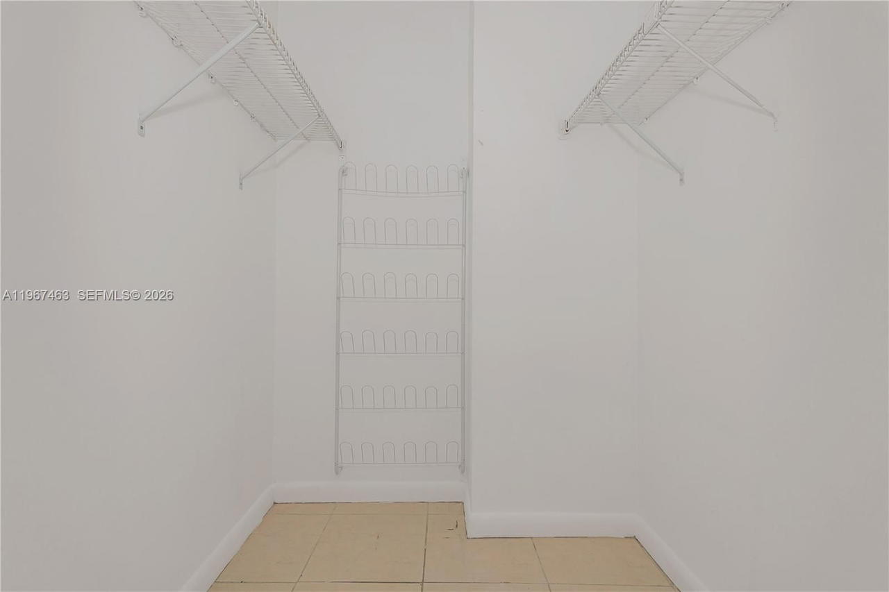 Real estate property located at 1200 Miami Gardens Dr #905W, Miami-dade, Wilshire Condo, Miami, FL
