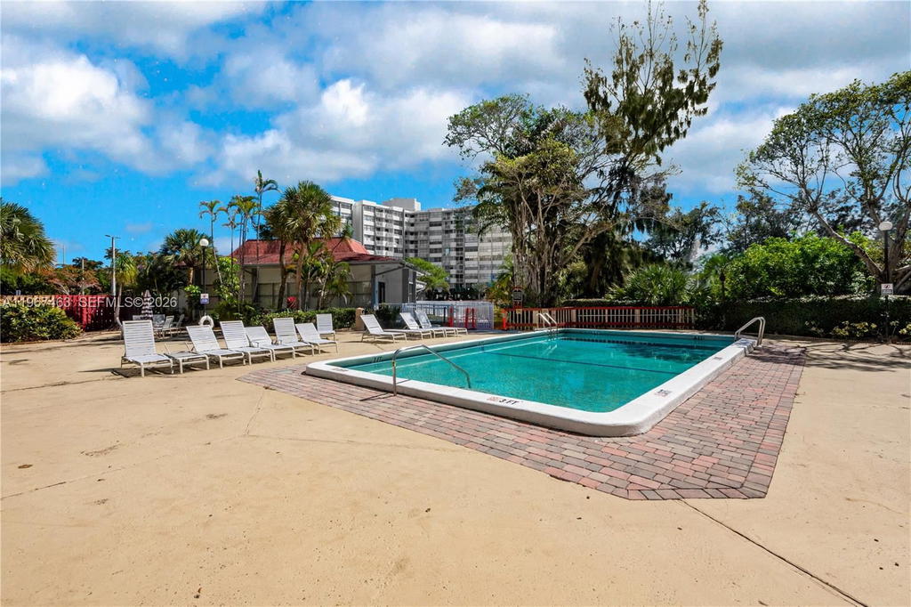 Real estate property located at 1200 Miami Gardens Dr #905W, Miami-dade, Wilshire Condo, Miami, FL