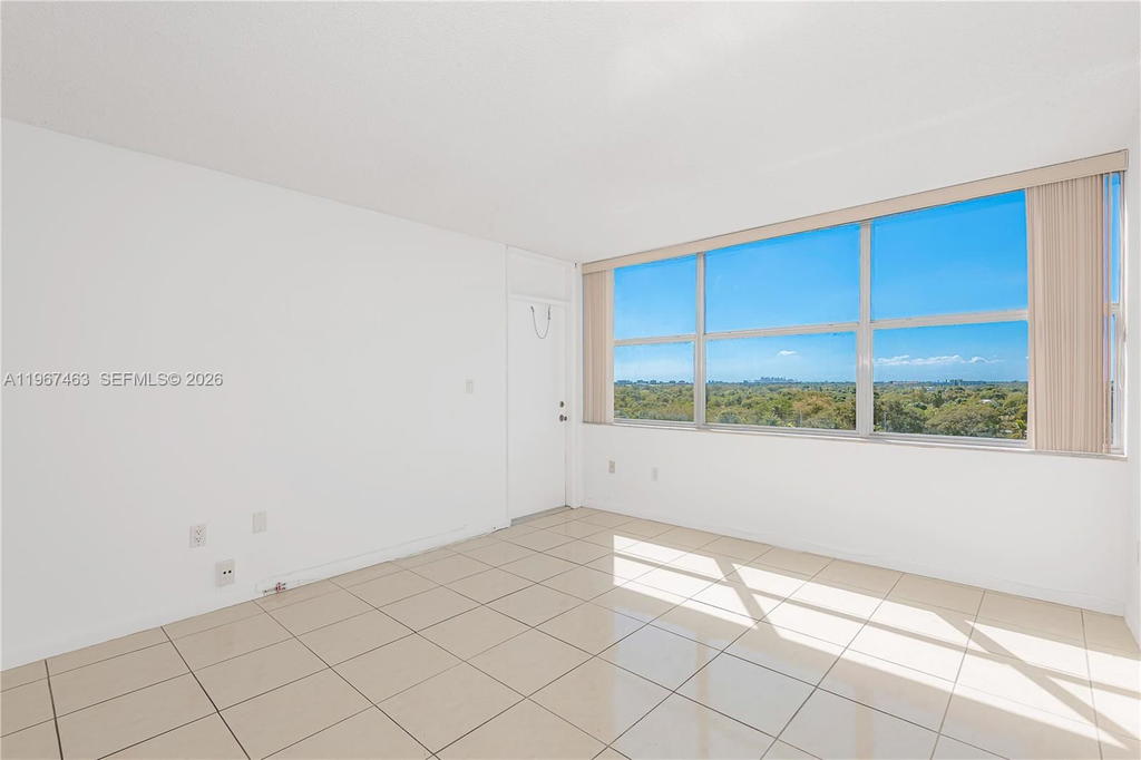 Real estate property located at 1200 Miami Gardens Dr #905W, Miami-dade, Wilshire Condo, Miami, FL