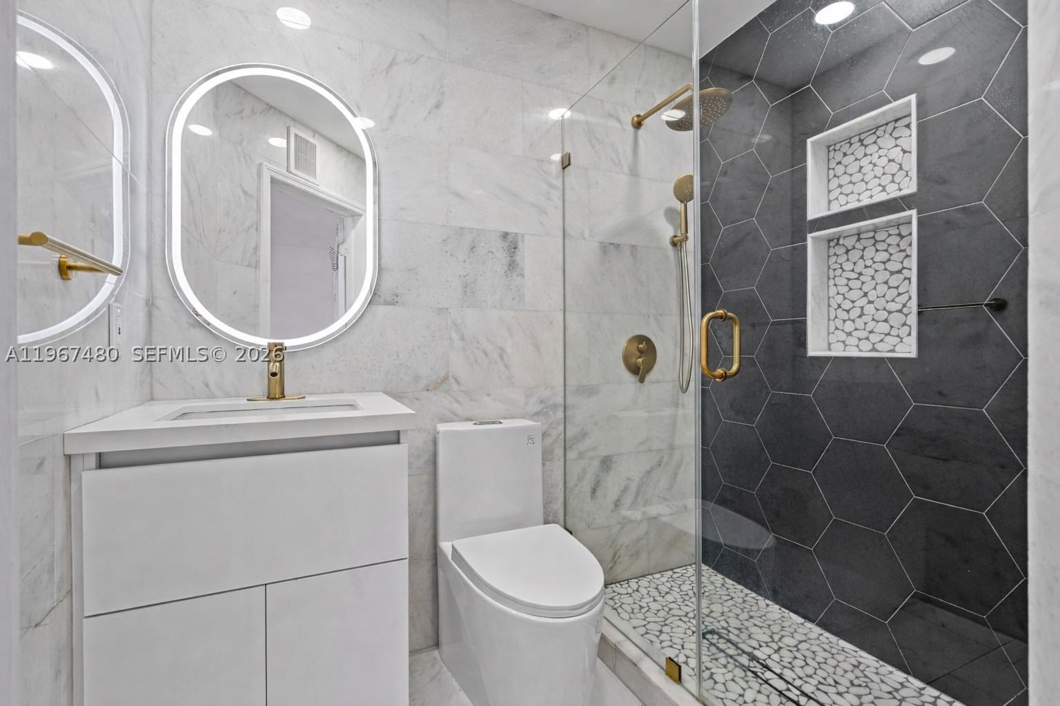 Real estate property located at 5725 114th Path #114, Miami-dade, Las Brisas At Doral Condo, Doral, FL