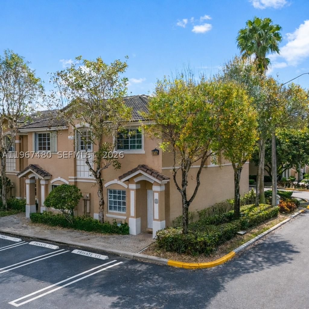 Real estate property located at 5725 114th Path #114, Miami-dade, Las Brisas At Doral Condo, Doral, FL