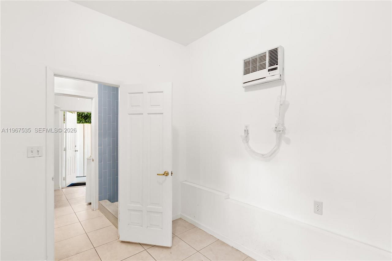 Real estate property located at 4487 15th Ter, Miami-dade, San Jacinto, Miami, FL